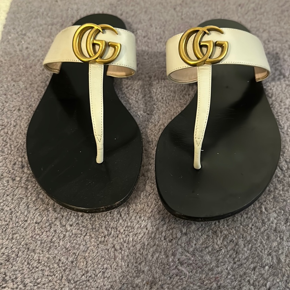 Gucci Double G Leather Thong Sandal